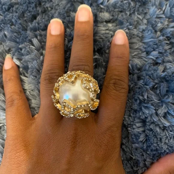 Ring - Picture 1 of 5